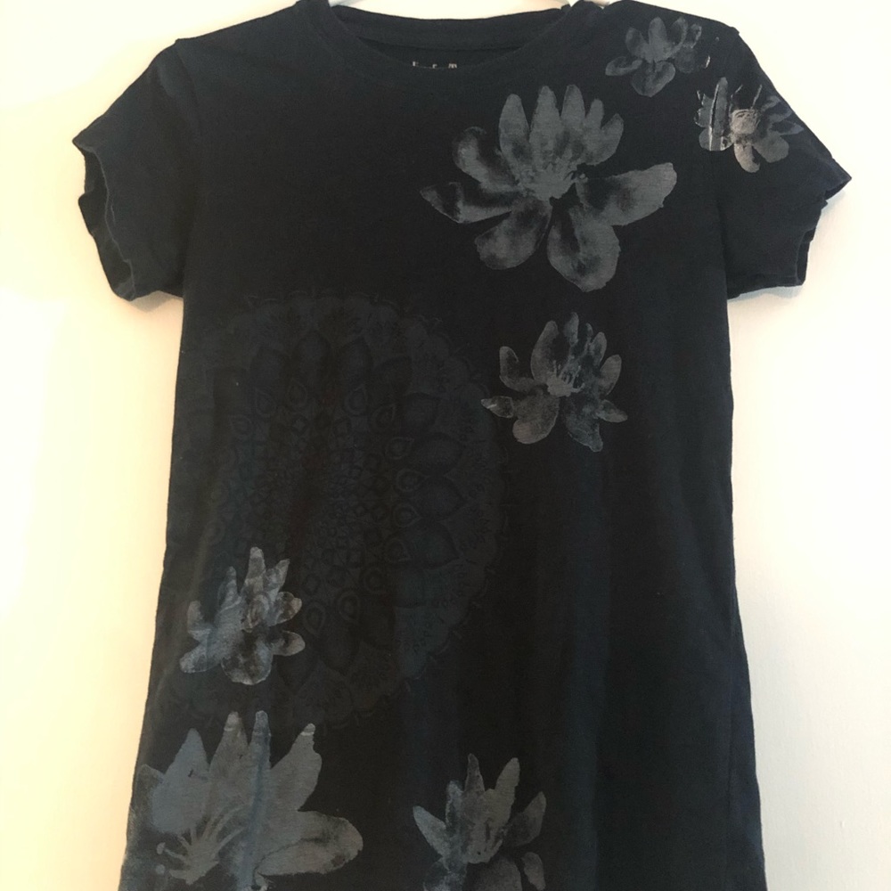 Lucy Brand T shirt